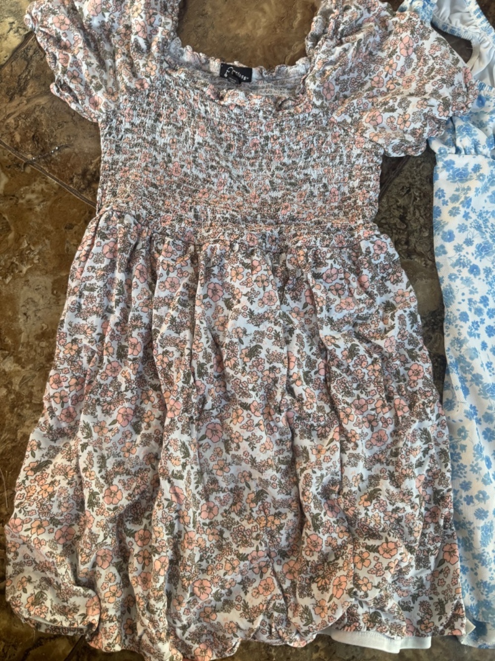 Two dresses - Picture 3 of 5